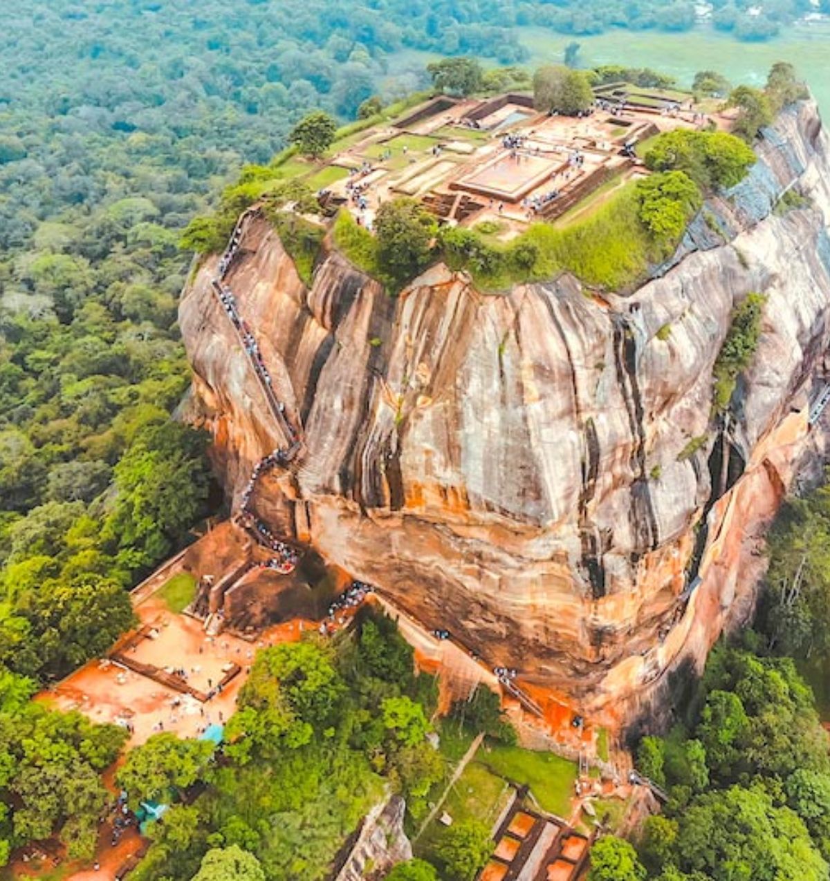 Sri Lanka Uncovered – Colombo, Kandy & Bentota